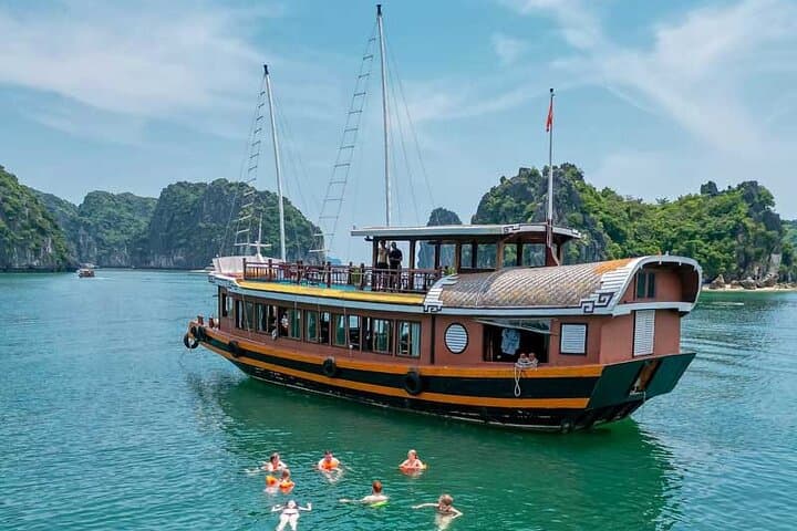 Lan Ha Bay Kayaking Day Trip from Hanoi — Cat Ba Island Arches & Ba Trai Dao Beach
