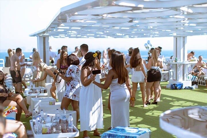 Dubai Mega Yacht Dinner Cruise: 7-Star Buffet & Sunset Marina Tour photo 3