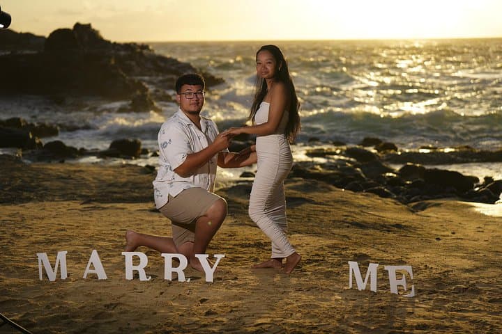 Surprise Proposal Photographer in Waikiki: Private Beach Photoshoot photo 1