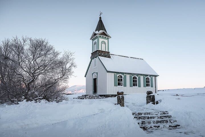 Golden Circle Private Tour with Pro Photo Package — Thingvellir, Geysir, Gullfoss & Kerid photo 3