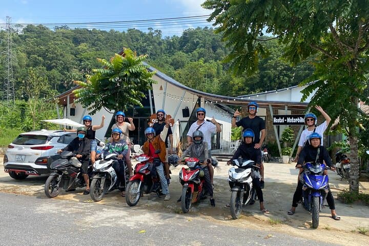 Ha Giang Loop Motorcycle Tour: 4-Day Ha Giang Loop with Homestays & Ma Pi Leng Views