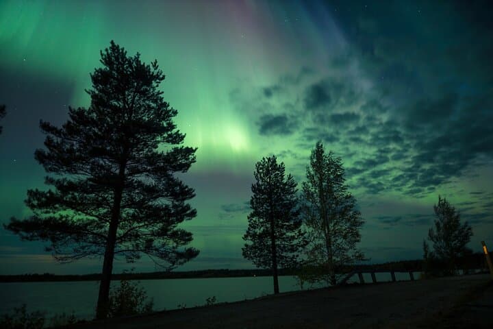Rovaniemi Northern Lights Tour with BBQ & Drinks — 3-Hour Aurora Hunt photo 6
