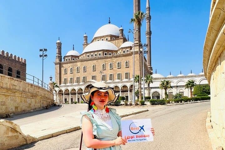 Cairo Day Tour: Egyptian Museum, Citadel & Old Cairo with Professional Driver