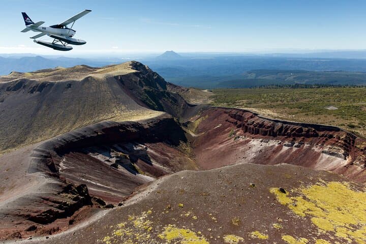 Seaplane Over Mt Tarawera: 30-Min Floatplane Scenic Flight from Rotorua