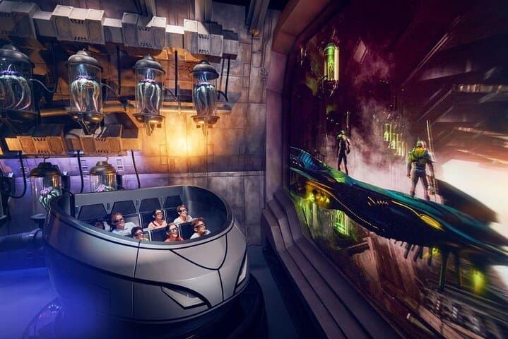 Private Abu Dhabi City Tour with Warner Bros: Sheikh Zayed, Corniche & Yas Island photo 2