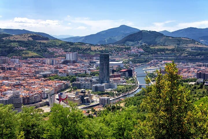 Private 2-Day Basque Country Tour: Bilbao & San Sebastián Highlights photo 2