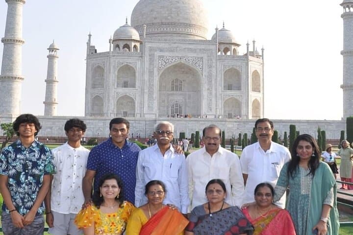 Same-Day Taj Mahal & Agra Fort Tour from Delhi with 5-Star Lunch