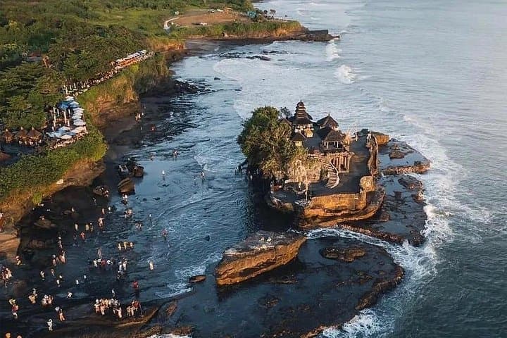 Bedugul Day Tour: Tanah Lot, Jatiluwih Rice Terraces, Ulun Danu & Banyumala Waterfall photo 2