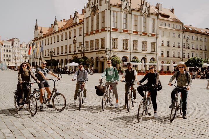 Wroclaw 3-Hour Bike Tour: Old Town, Ostrow Tumski & Centennial Hall
