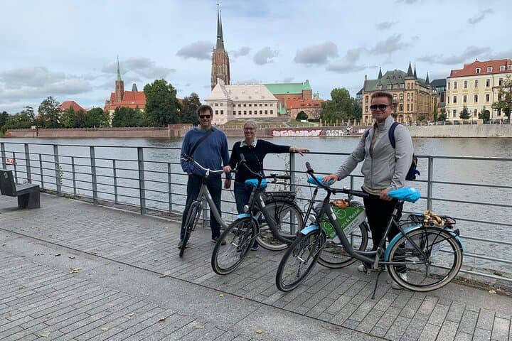 Wroclaw 3-Hour Bike Tour: Old Town, Ostrow Tumski & Centennial Hall photo 2