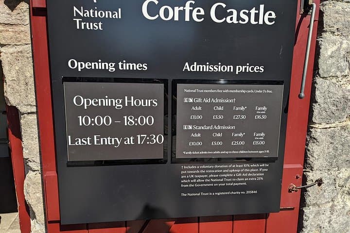 Jurassic Coast Day Trip from Southampton: Corfe Castle, Portland Bill & Durdle Door photo 3