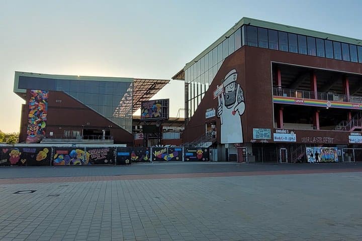 St. Pauli Kiez Running Tour — Insider-Guided 5–12 km Run Through Hamburg's Reeperbahn photo 4