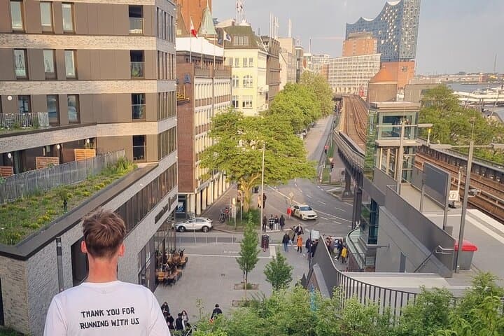 St. Pauli Kiez Running Tour — Insider-Guided 5–12 km Run Through Hamburg's Reeperbahn photo 1