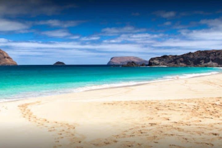 Jeep Safari La Graciosa: Coastal Arches, Pedro Barba & Playa de las Conchas photo 4