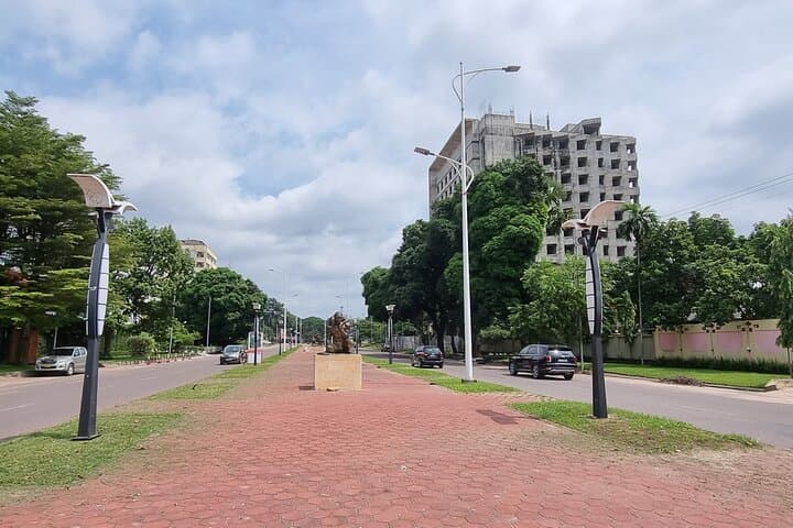 Private Kinshasa Walking Tour: Palace, Market & Botanical Gardens photo 4