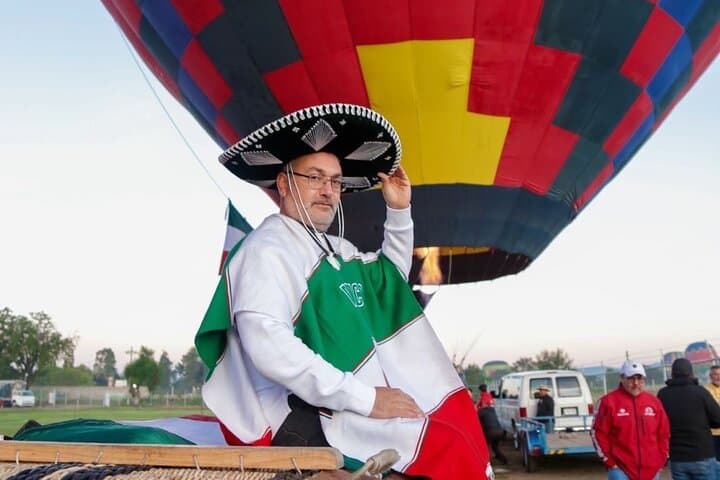 Sunrise Hot Air Balloon Over Teotihuacán with Transport & Breakfast photo 3