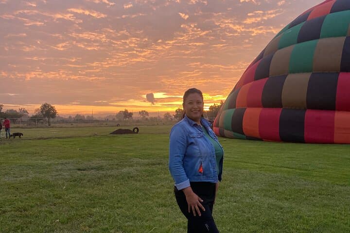 Sunrise Hot Air Balloon Over Teotihuacán with Transport & Breakfast photo 5