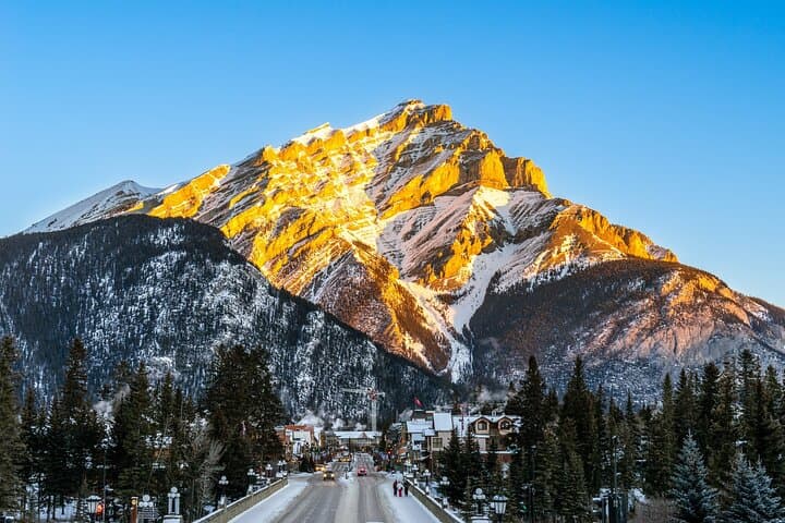 4-Day Winter Rockies Fairmont Experience — Banff, Lake Louise & Icefields Parkway photo 5
