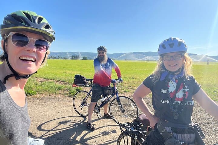 Wyeast Adventure Cycling: Scenic Mountain Rides from Portland to Hood River photo 2