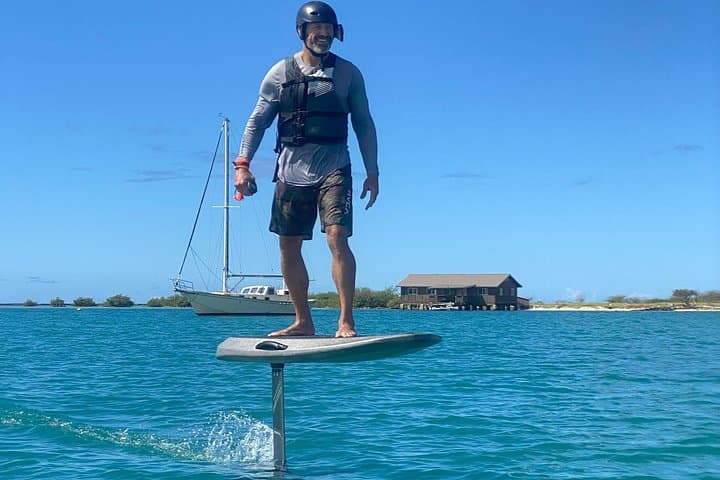Learn to eFoil in Honolulu: 2-Hour Group eFoil Lesson at Ala Moana