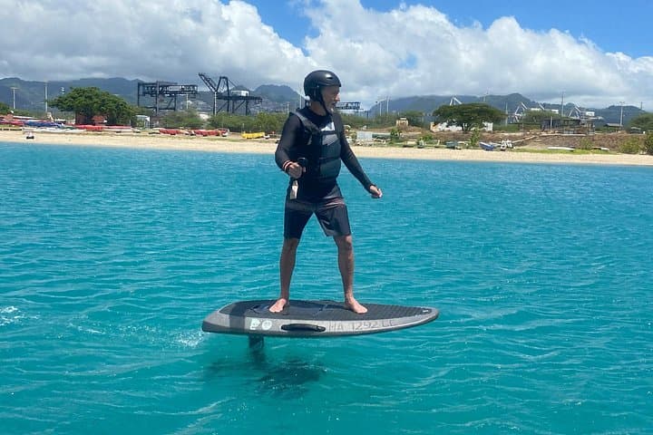 Learn to eFoil in Honolulu: 2-Hour Group eFoil Lesson at Ala Moana photo 4