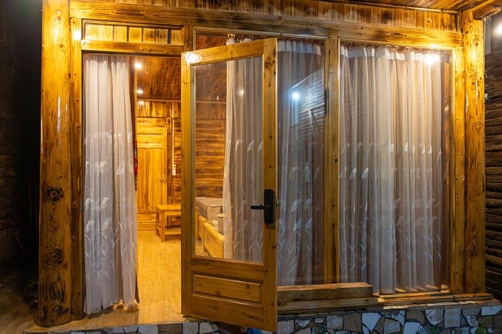 Sapa 3-Day Trek and Homestay: Rice Terraces, Cat Cat & Ta Van Bungalow photo 2