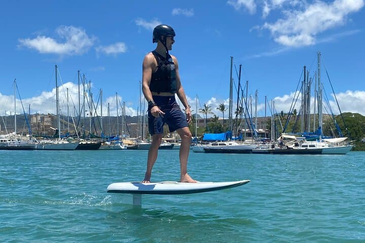 Learn to eFoil Near Waikiki: Premium Lessons at Sand Island photo 2
