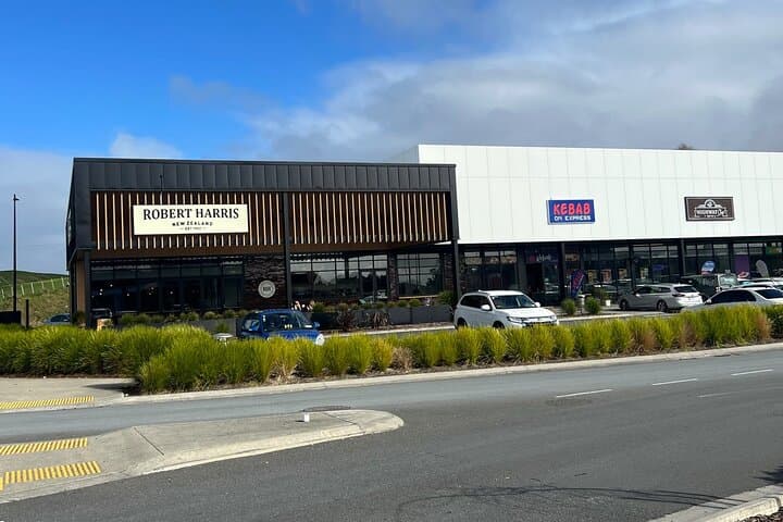 Private Round-Trip Transfer from Auckland to Waitomo Glowworm Caves photo 4