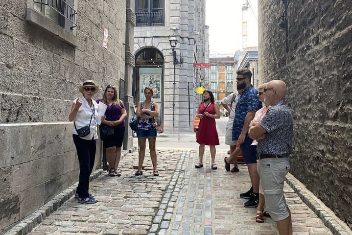 Full-Day Private Shore Tour in Antigua: Nelson's Dockyard, Devil's Bridge & Shirley Heights photo 4