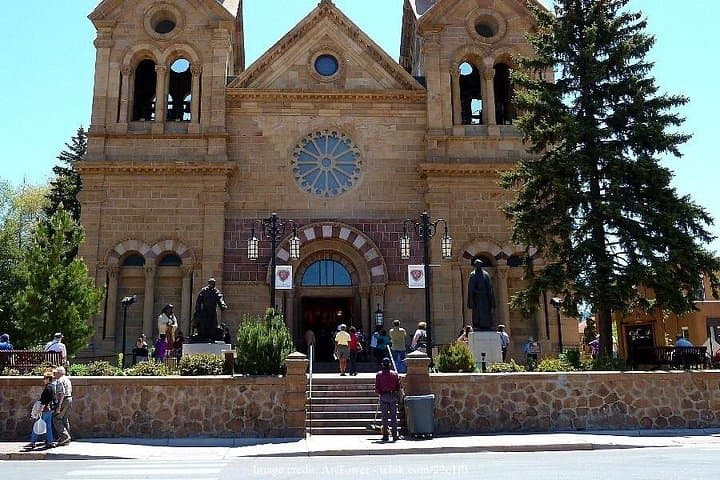 Santa Fe Private Walking Tour with Georgia O’Keeffe Museum — 3-Hour Cultural Walk photo 3