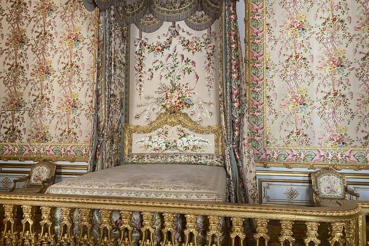 Explore Versailles: Semi-Private Small-Group Palace & Gardens Tour photo 5