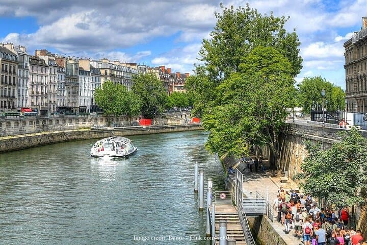 Paris All-Inclusive Day: Louvre, Seine Cruise & Eiffel Tower photo 6