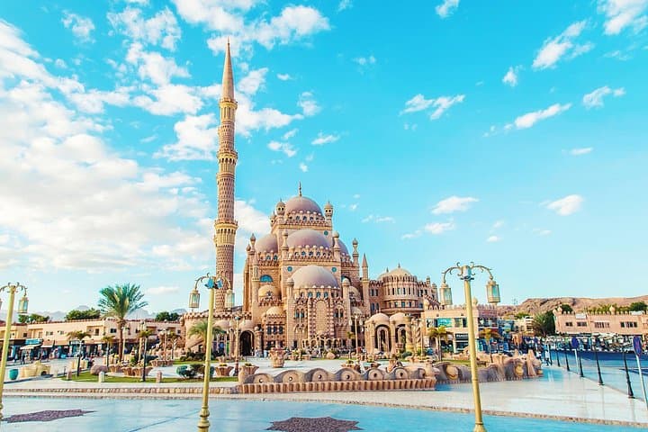 Full-Day Private Shore Tour in Sharm El Sheikh — Old Town, Museums & Soho Square