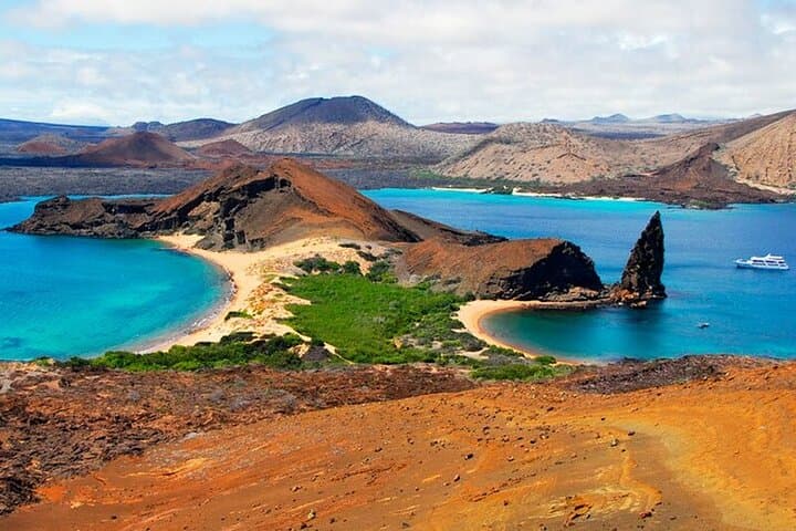 Galapagos Island Hopping: 10-Day Santa Cruz & Isabela Adventure photo 3