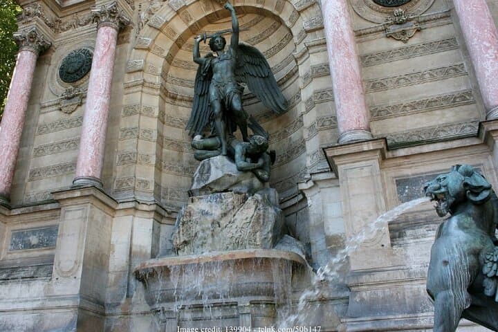 Paris by Night: Private 2‑Hour Walking Tour and Seine Evening Cruise photo 2
