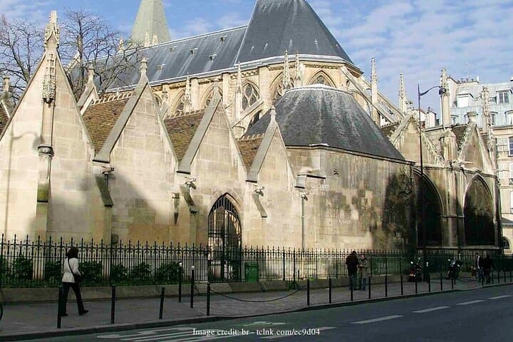 Paris by Night: Private 2‑Hour Walking Tour and Seine Evening Cruise photo 5