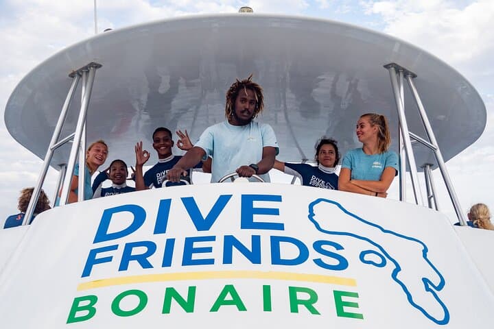 Unlimited Diving in Bonaire: 6-Day Tank Rental with Dive Friends photo 4