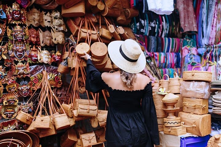 Ubud Full-Day Tour: Tegenungan, Tegalalang & Monkey Forest Guide photo 6