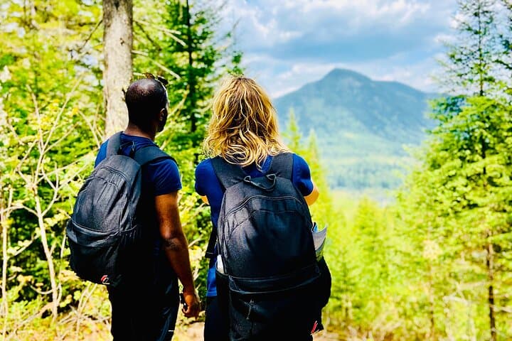 Guided Hike to the Valley Viewpoints in Jacques-Cartier National Park from Quebec City