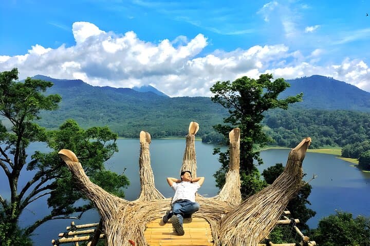Best of North Bali: Hot Springs, Waterfalls & Bedugul Temple Day Tour photo 3