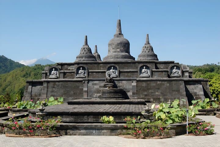 Best of North Bali: Hot Springs, Waterfalls & Bedugul Temple Day Tour photo 4