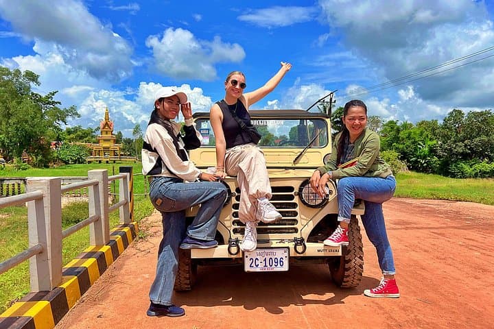 Siem Reap Countryside Jeep Tour: Rice Fields, Floating Villages & Village Lunch photo 1