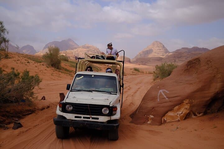 Wadi Rum Full-Day Jeep Adventure and Starry Bedouin Camp