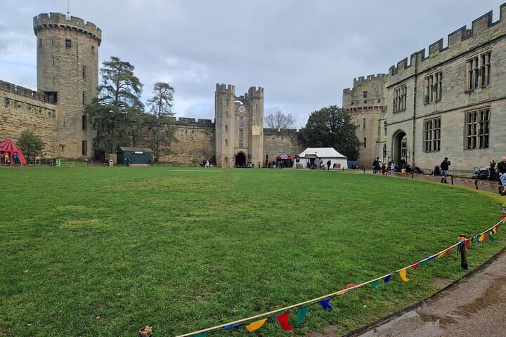 Full-Day Private Tour: Warwick Castle & Stratford-upon-Avon from London photo 2