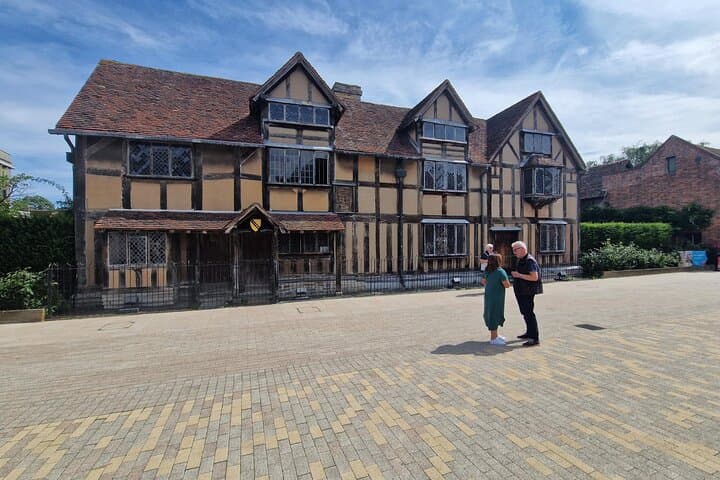 Full-Day Private Tour: Warwick Castle & Stratford-upon-Avon from London photo 6