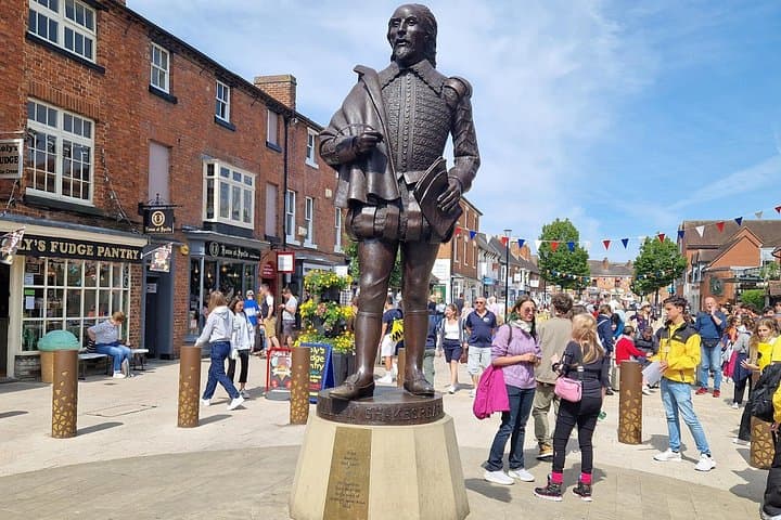Southampton to Warwick Castle and Stratford-upon-Avon Day Tour photo 6