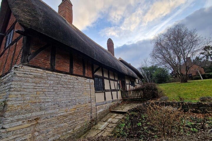 Full-Day Private Tour: Warwick Castle & Stratford-upon-Avon from London photo 4