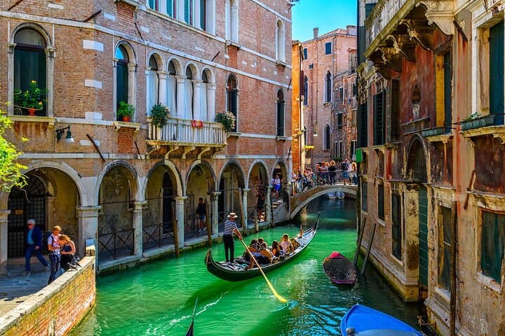 Enchanting Venice: Majestic City Walk and Shared Gondola Ride photo 6
