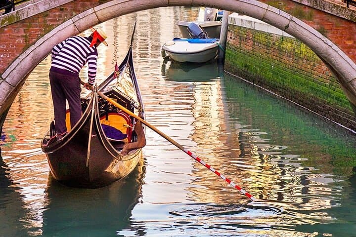 Enchanting Venice: Majestic City Walk and Shared Gondola Ride photo 3