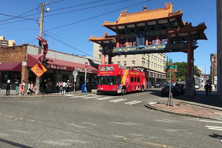Seattle Hop-On Hop-Off Bus with Locks or Harbour Cruise — See the City by Land and Sea photo 2
